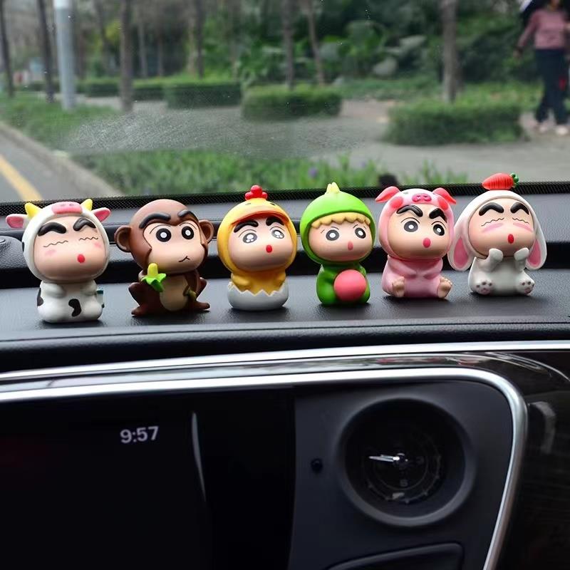 可爱治愈蜡笔小新车载摆件公仔玩偶高级感女生汽车中控台车内装饰