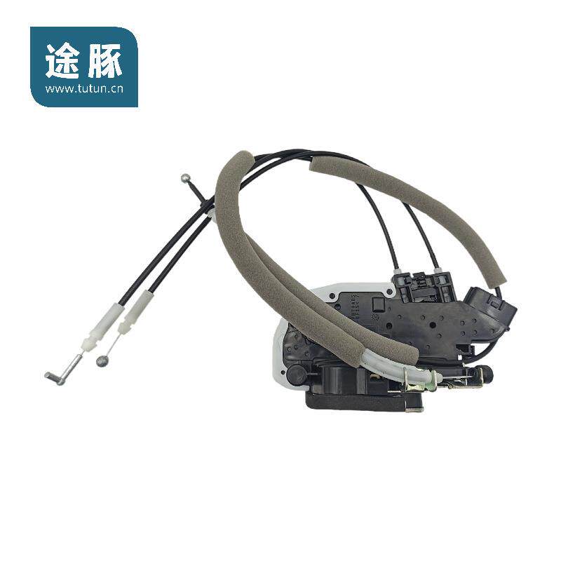 专用于06-19款经典轩逸门锁车门锁机中控锁电机锁块闭锁器遥控锁