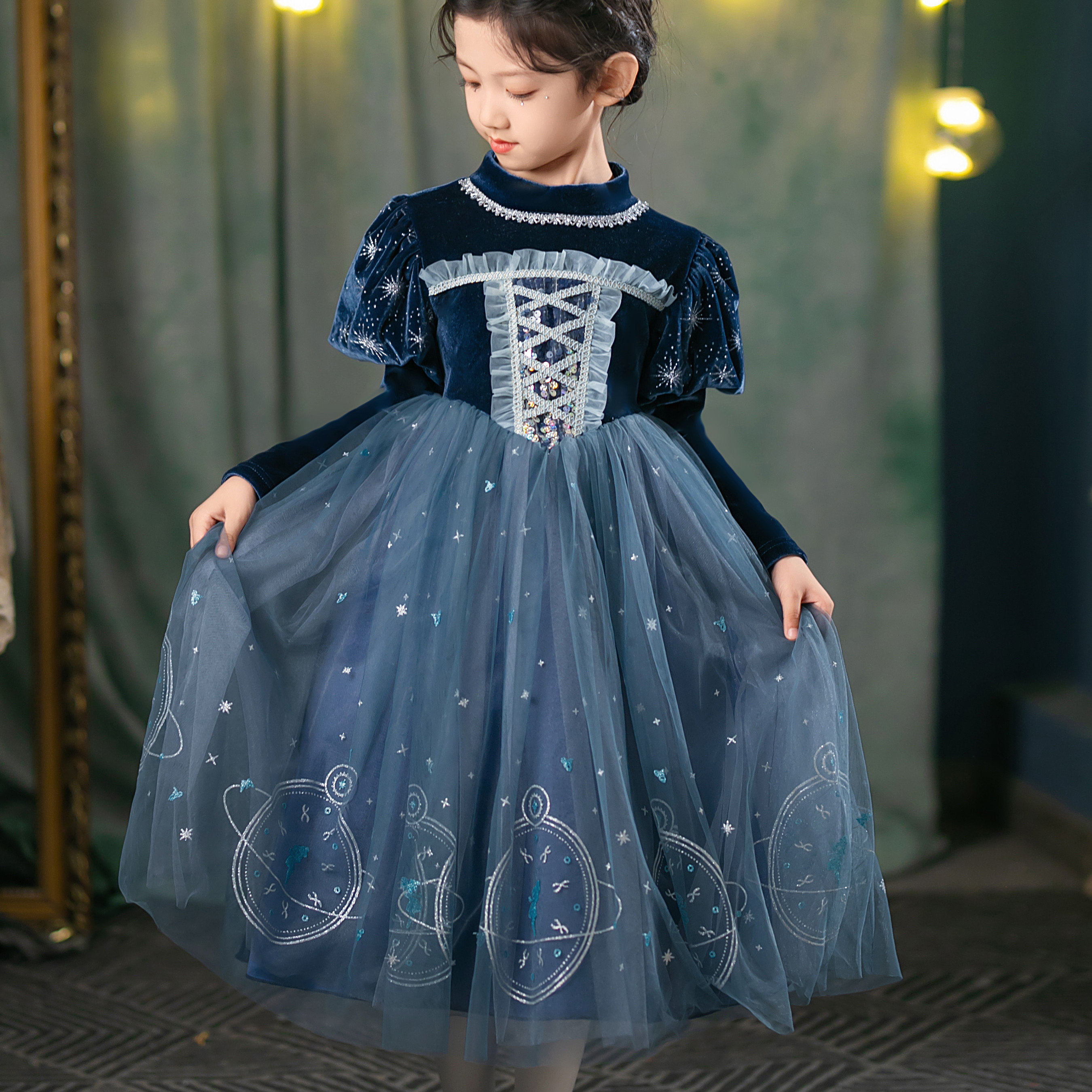 女童连衣裙蓝色公主裙秋冬长袖丝绒网纱星空刺绣生日礼服蓬蓬裙