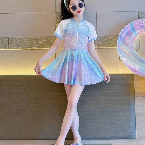 2026新款女童美人鱼泳衣海边