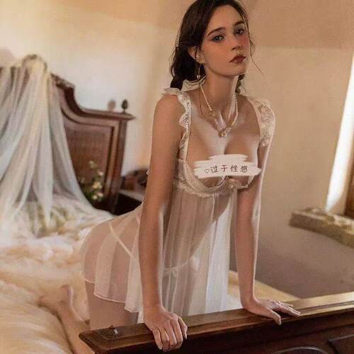 冰丝睡衣女夏季带胸垫2026新款纯欲风性感蕾丝吊带睡裙夏天连衣裙