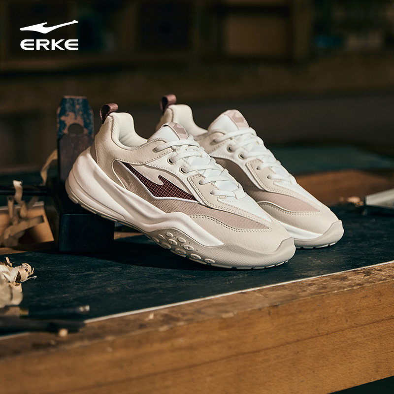 布丁鸿星尔克女鞋2025秋冬季新款运动鞋初中生德训鞋休闲羽毛球鞋