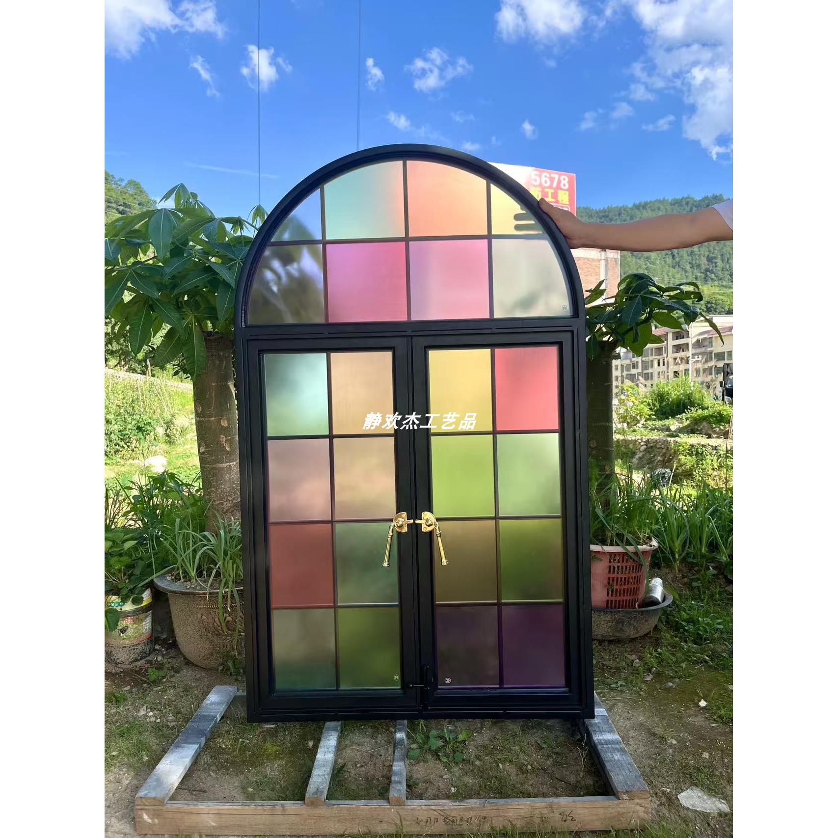 彩色铁艺拱形窗复古艺术平开窗多巴胺色系门窗定制室内阳台门窗