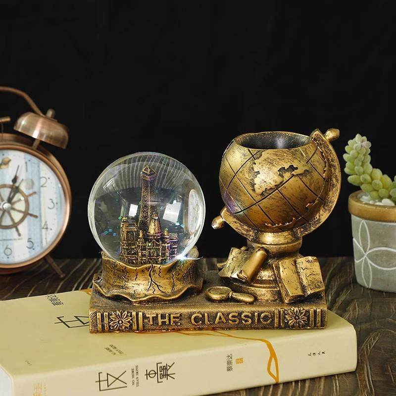 复古闪灯雪花地球仪玻璃水晶球笔筒桌面收纳摆件学生儿童生日礼物