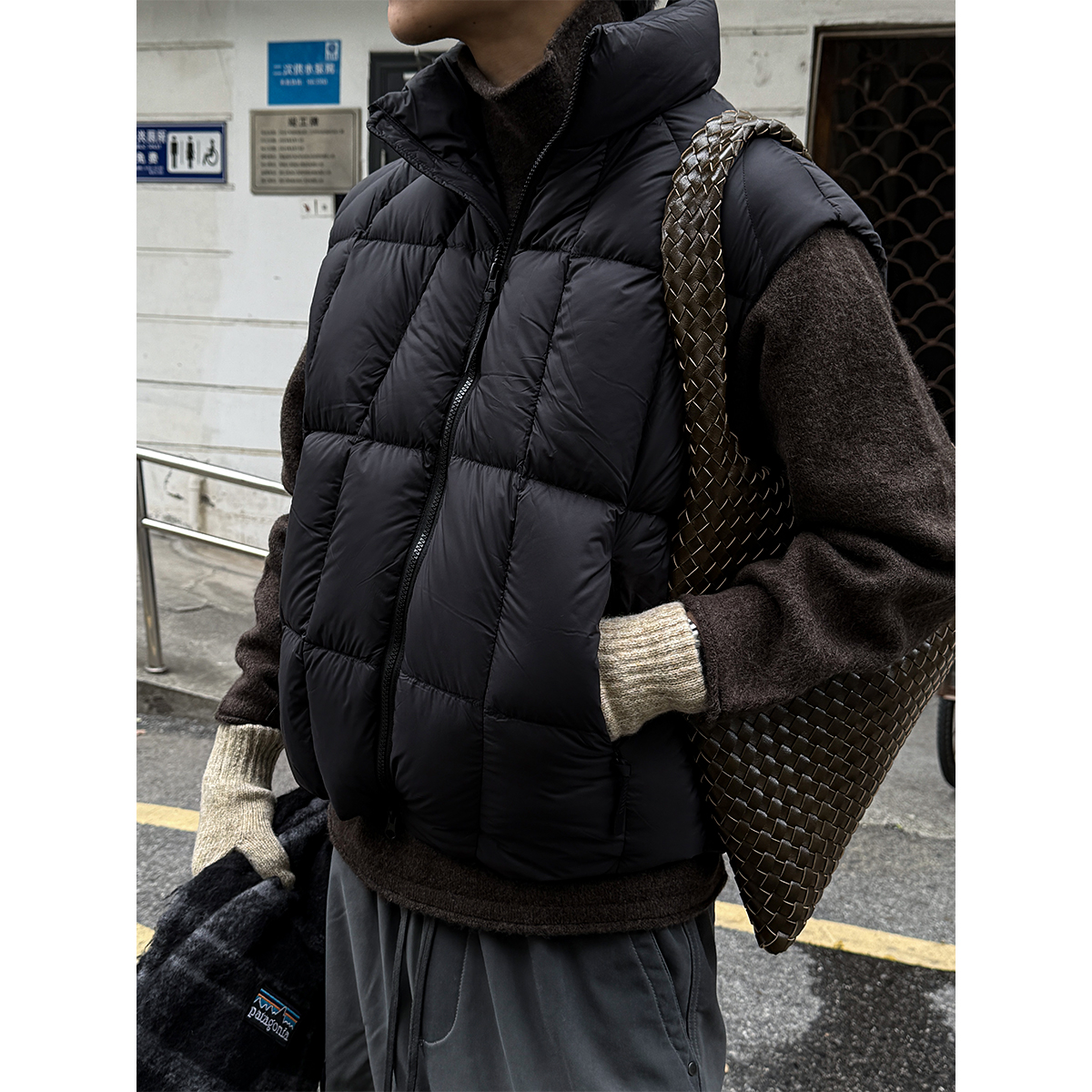 方格绗缝90白鸭绒羽绒马甲