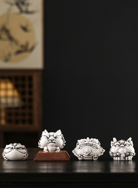 民族潮流文化创意水墨风格吉祥皮秀饰品创意陶瓷白瓷工艺品办公桌