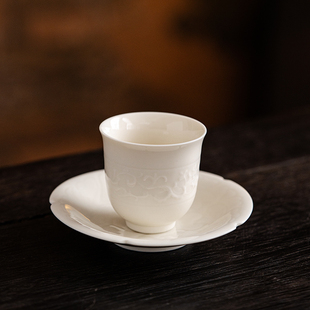 定窑白陶瓷茶杯缠枝莲主人杯品茗杯家用单杯子带杯垫中式功夫茶具