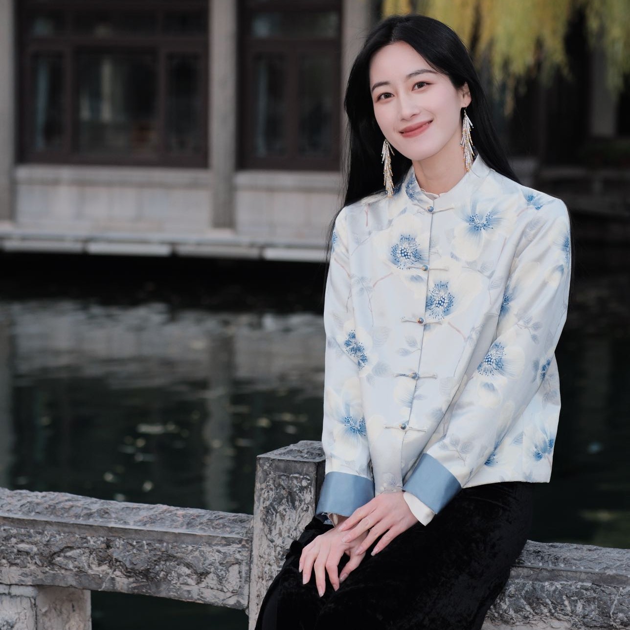 82417秋冬加厚绵羊毛刺绣外套