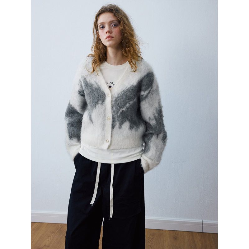 HELLO SEPTEMBER冬季新款休闲V字领拉毛羊驼提花简约百搭毛织外套