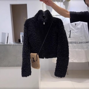 小香风羊羔毛短款毛毛绒外套女秋冬新款高级感宽松显瘦黑色上衣