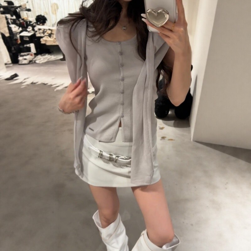 高级感chic别致时尚开衫吊带背心2026新款设计感百搭显瘦短裙套装