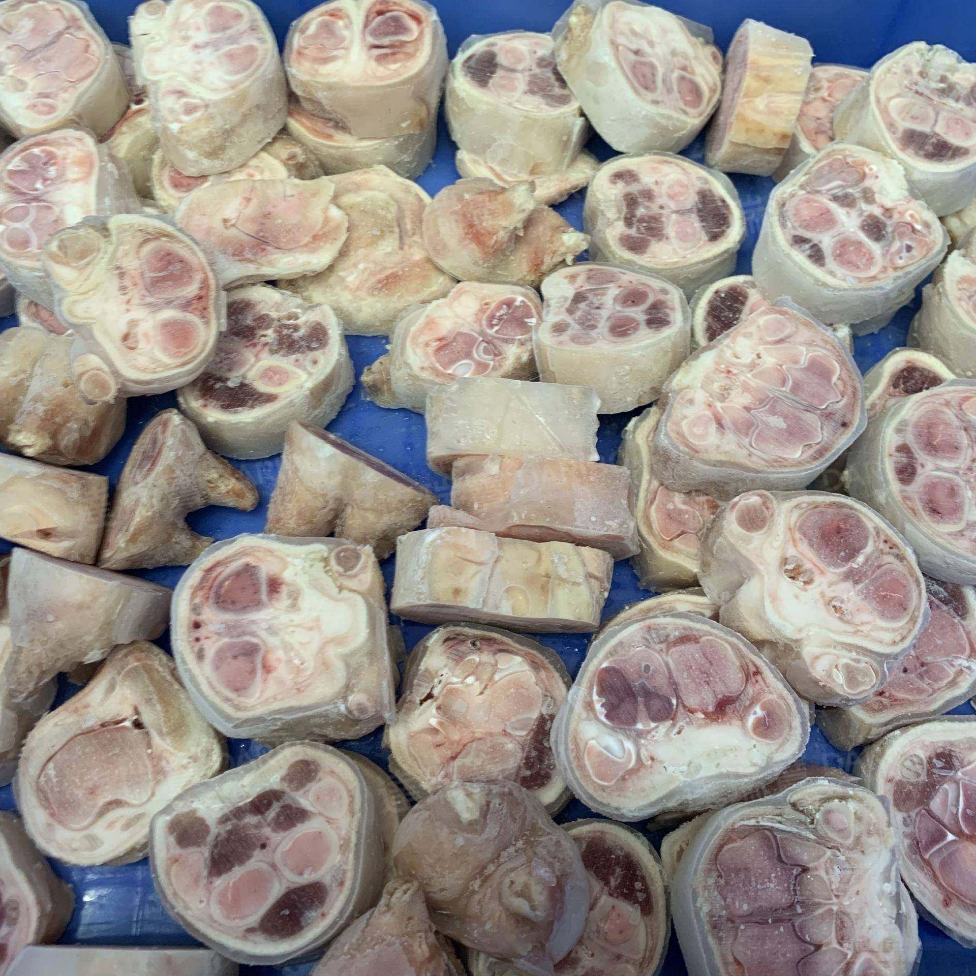 W猪蹄猪脚猪手大批量加工切段全自动锯骨机 香港客户猪大排切片机,清洗/食品/商业设备,肉制品加工设备,淘宝优惠券,粉丝福利购,淘宝优惠卷