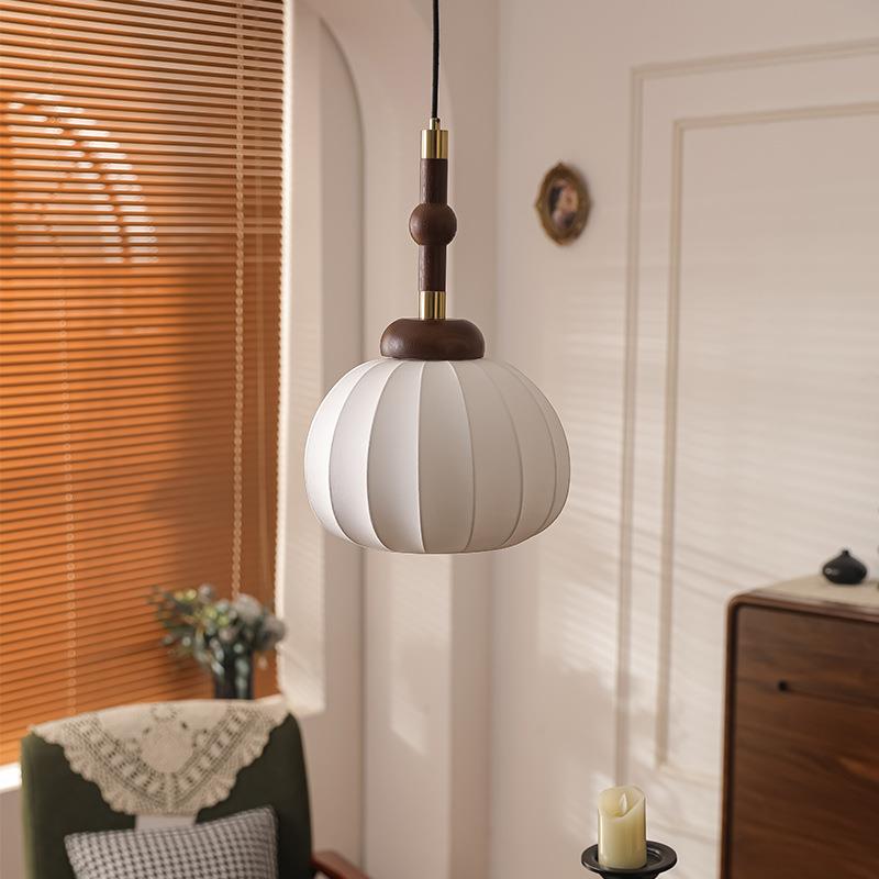 法式中古餐厅吧台吊灯美式复古风设计师款高级感卧室床头实木灯具