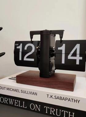 厂家时欧式动翻页钟复古简约家自居AL-95646客厅钟小天平座机械翻