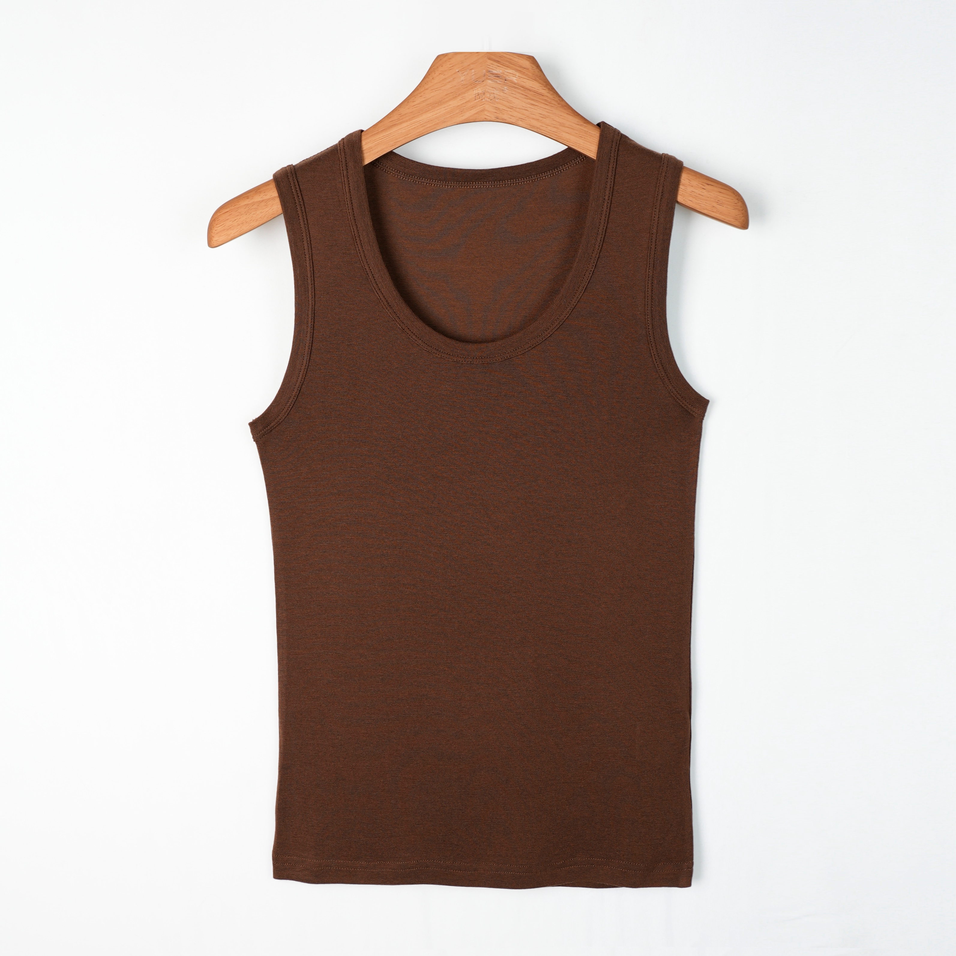 悦戎2026春季新款女士U领拼接轻奢百搭休闲打底羊毛背心