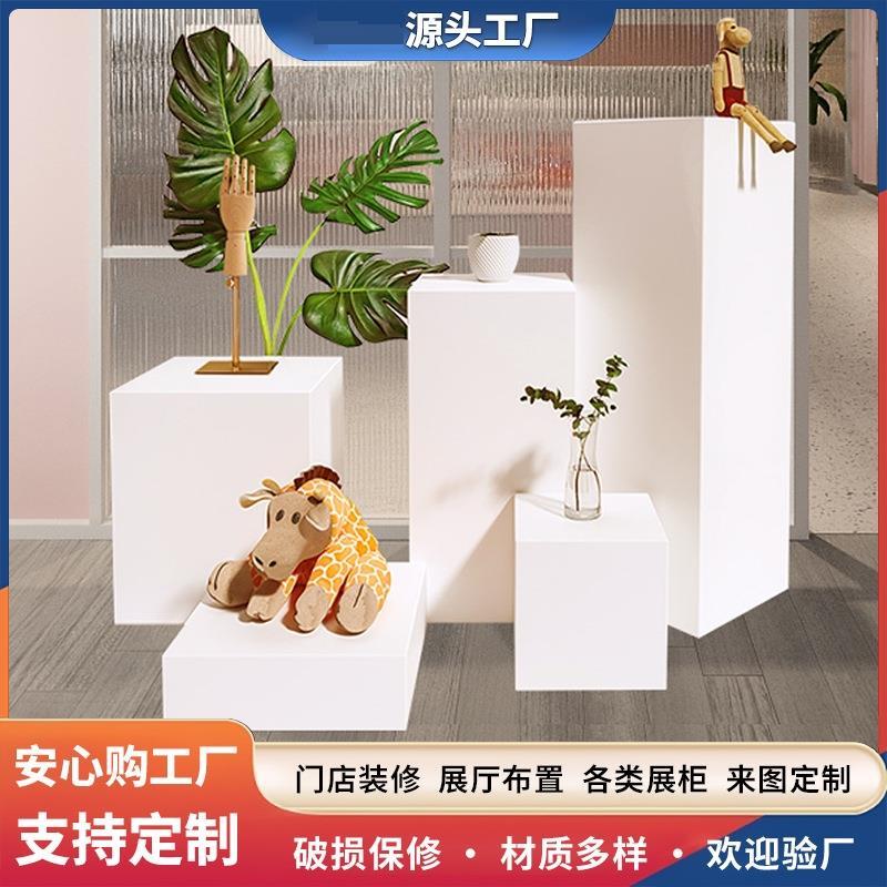 展示台高档展厅中岛定制烤漆手办服装店地台橱窗展会模特陈列展台