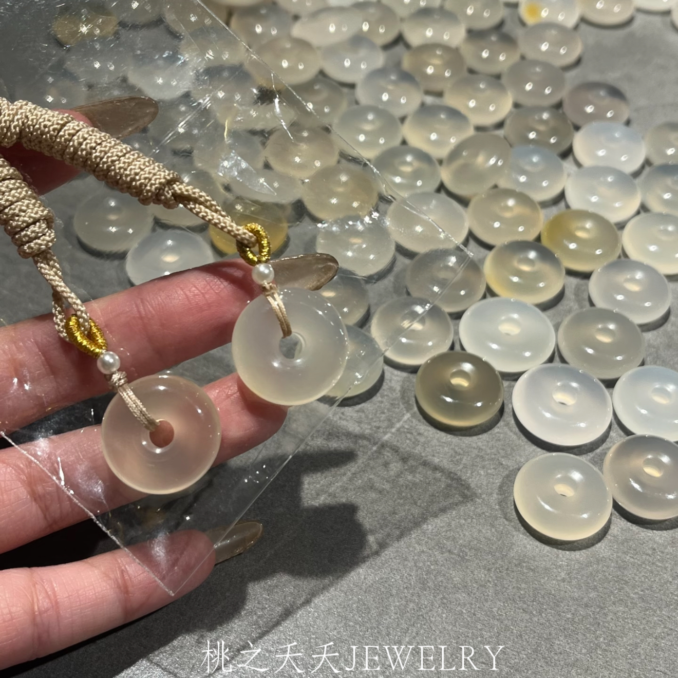 天然玛瑙玉髓平安扣吊坠女款玉石挂件项链玉坠子送女友生日礼物