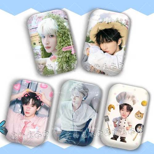 余宇涵明星周边胸章粉丝应援异形方形吧唧徽章礼物痛包挂件装饰