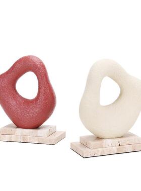 现代简约抽象摆件样板房间会所酒店电视柜设计师树脂工艺装饰品