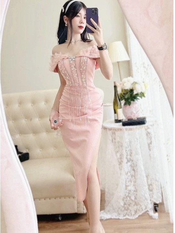 现货L越南服装DVC重工钉珠修身开衩礼服高端气质显瘦
