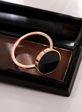 2025新款18K玫瑰金女士时尚韩版黑色百搭戒指厂家直销速递热选