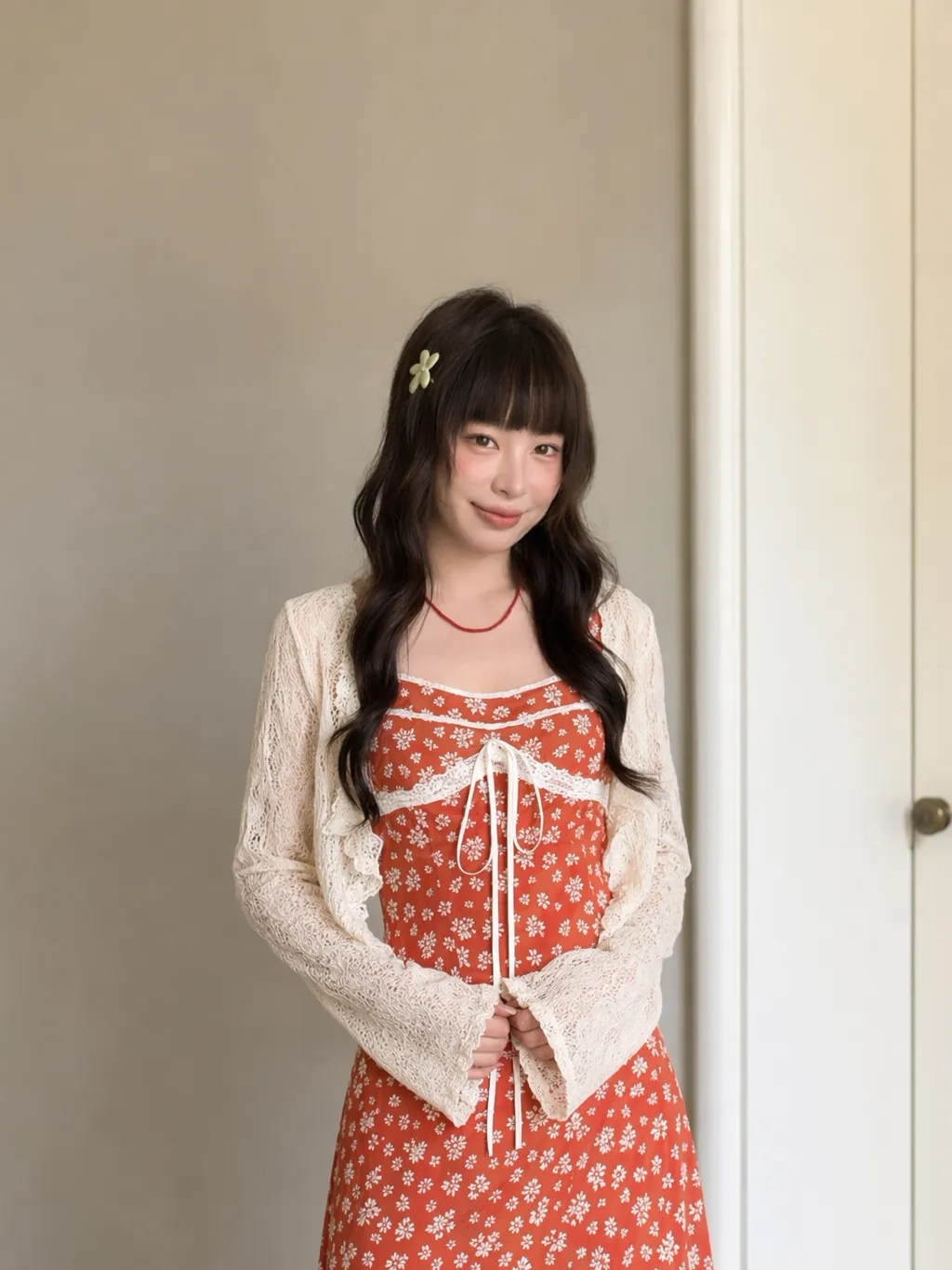 អាវក្រោះខ្លី apricot lace hollow របស់បារាំងថ្មីសម្រាប់ស្ត្រីរដូវក្តៅឆ្នាំ 2026 ជាមួយនឹងអាវម៉ាស៊ីនត្រជាក់ស្តើង