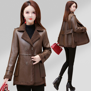 速发一体外套秋冬小新25年0款 时髦洋气2个子妈妈领皮衣