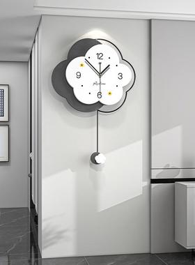 现代简约挂钟钟表客厅家用时尚网红创意餐厅静音挂墙时钟高级感