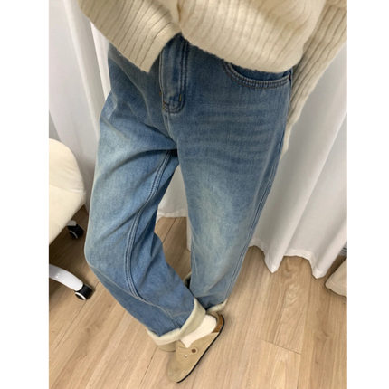 加绒加厚直筒牛仔裤女冬季今年流行爆款大码显瘦高腰保暖阔腿裤子