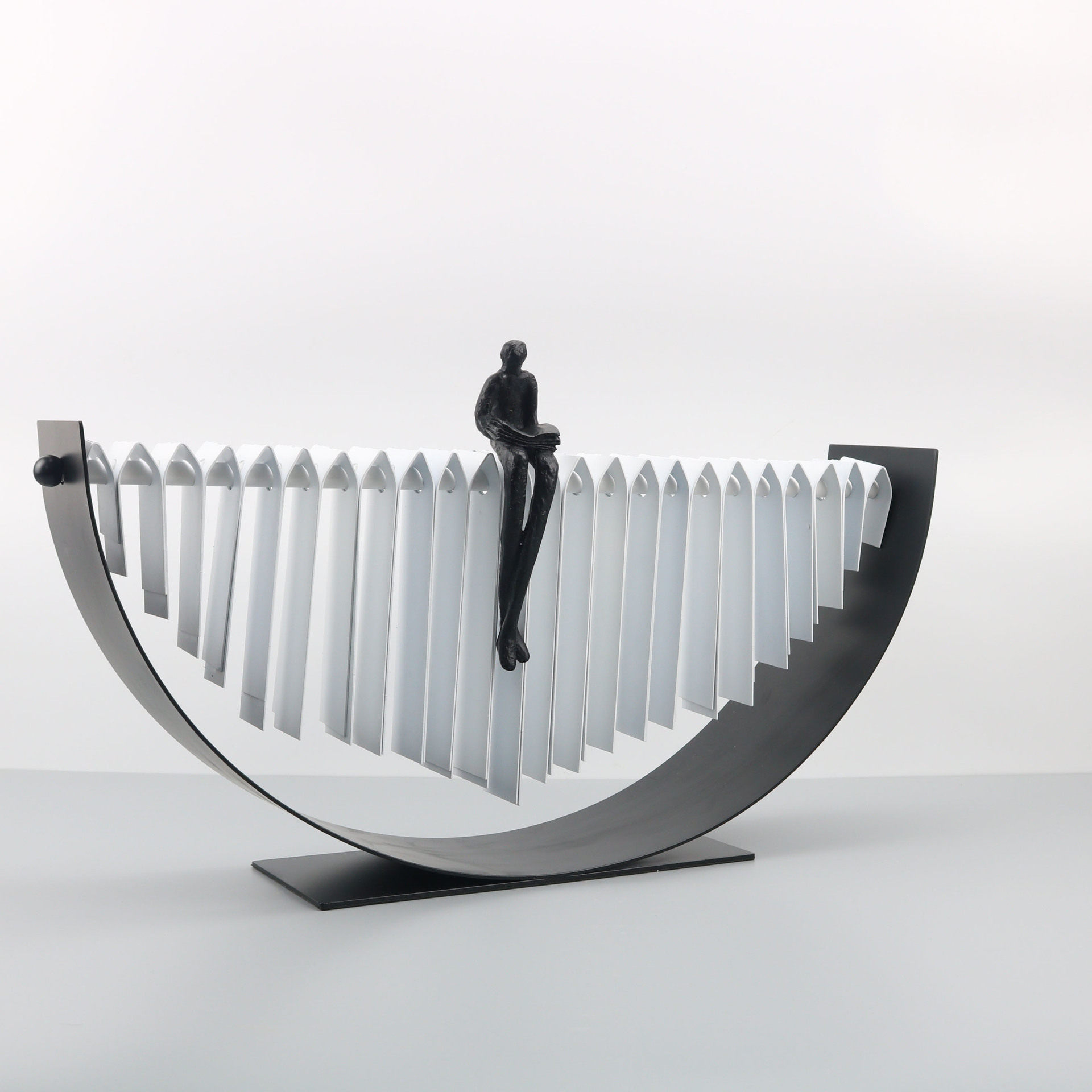 北欧轻奢金属创意人物造型艺术品装饰样板房家居玄关电视柜摆件,电子元器件市场,电线扎带/束线带,淘宝优惠券,粉丝福利购,淘宝优惠卷