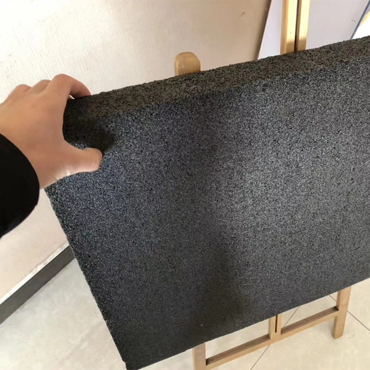 厂家直销防火防潮发泡保温板现货