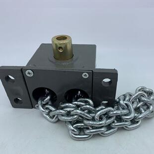 适配重汽豪沃T5GT7H汕德卡豪瀚备胎升降器吊炼备胎架子固定座支架