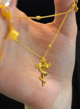 蛇年生肖权杖吊坠项链女黄金色小众设计个性轻奢 ins时尚锁骨链