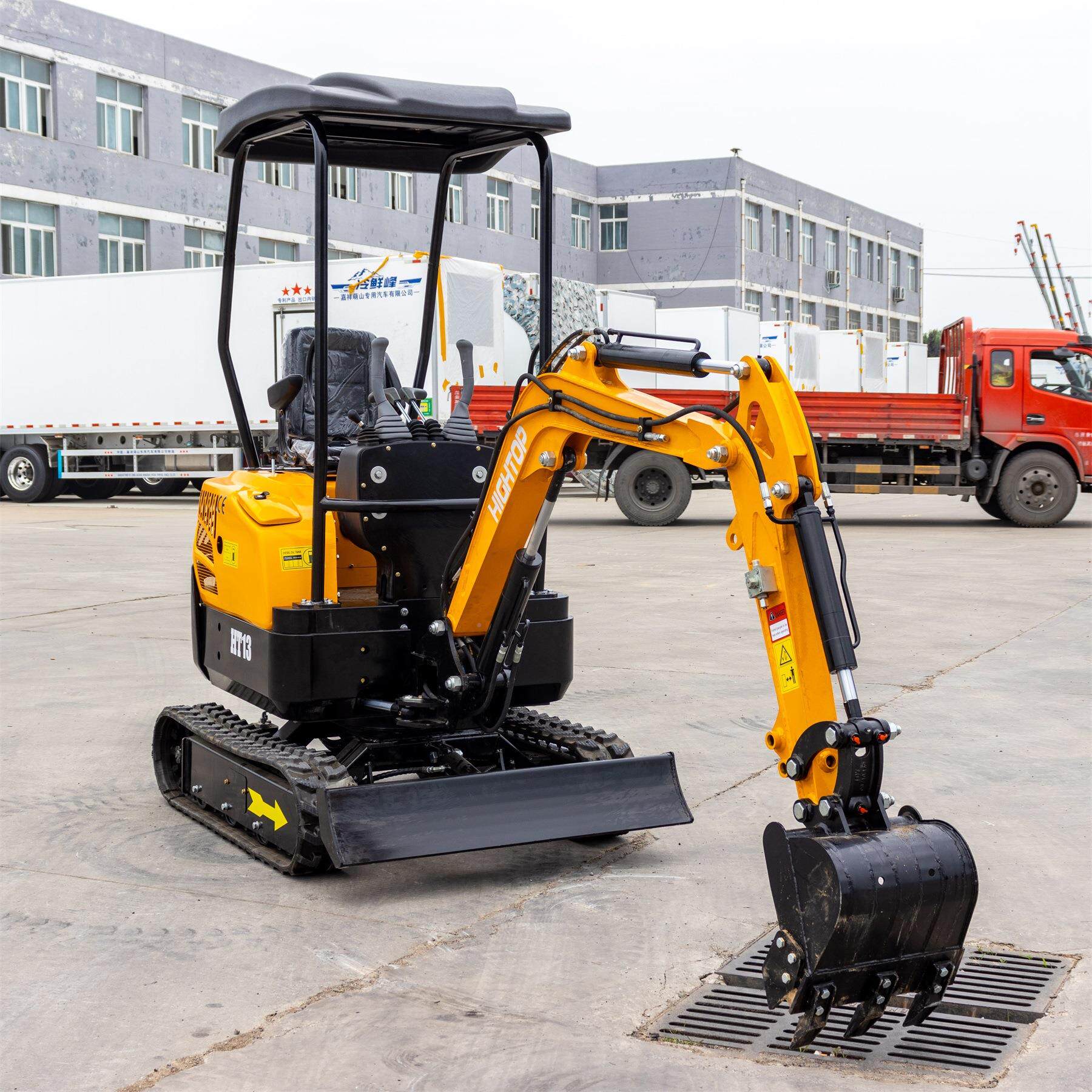 thightp制造h1型ht08迷你带挖掘机 工厂直供o迷你小型履挖掘机欧