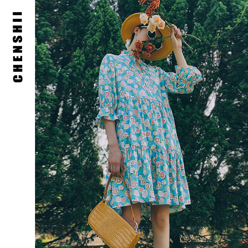 CHENSHII官方2025夏季新品时尚设计带领优雅繁花图案印花连衣裙女