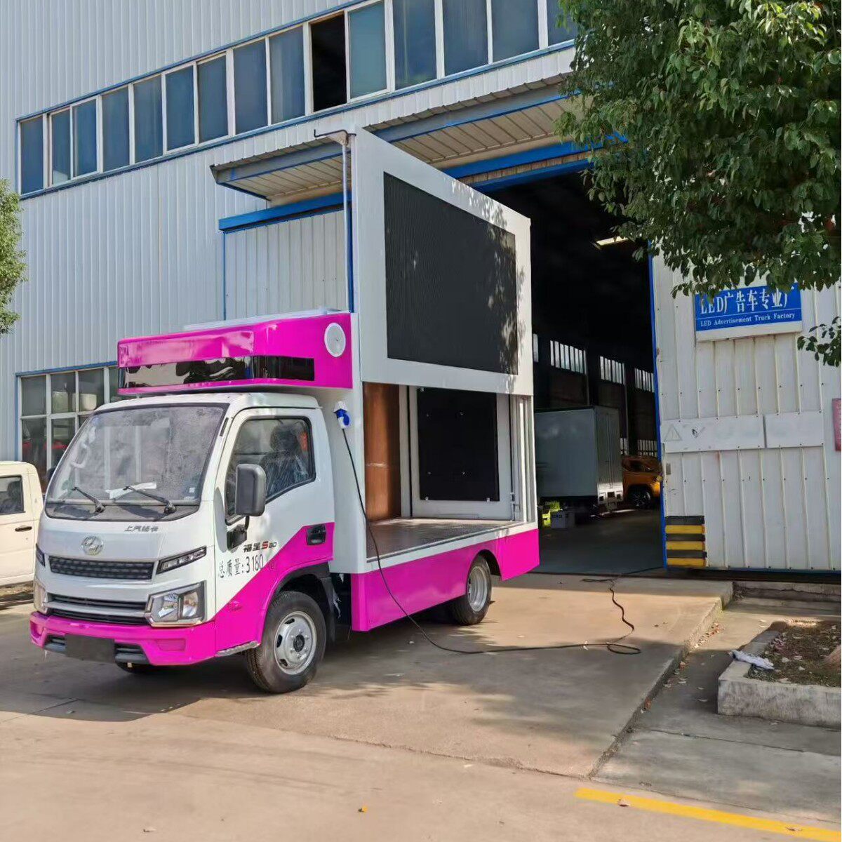 珠宝公司中型LED广告宣传车C证可以开的广告宣传车舞台车