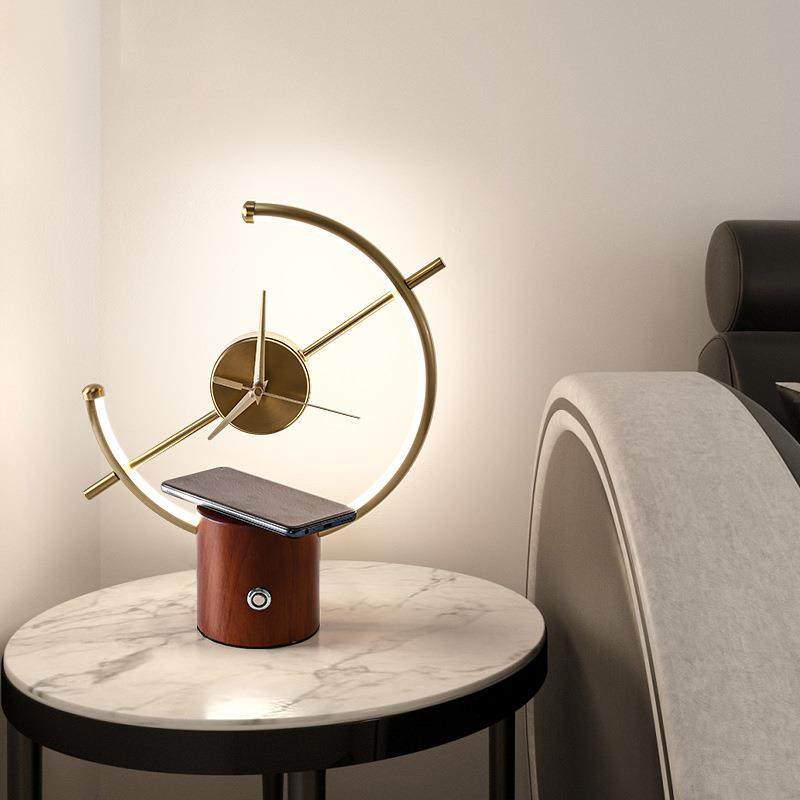 北欧风现代简约创意钟表轻奢家用桌面台灯出口中山灯具