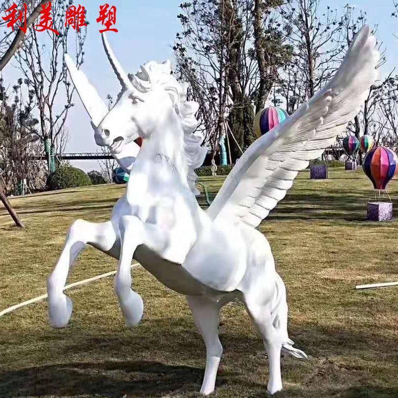 玻璃钢仿真马雕塑黑马白马摆件公园庭院商场美陈园林景观动物装饰