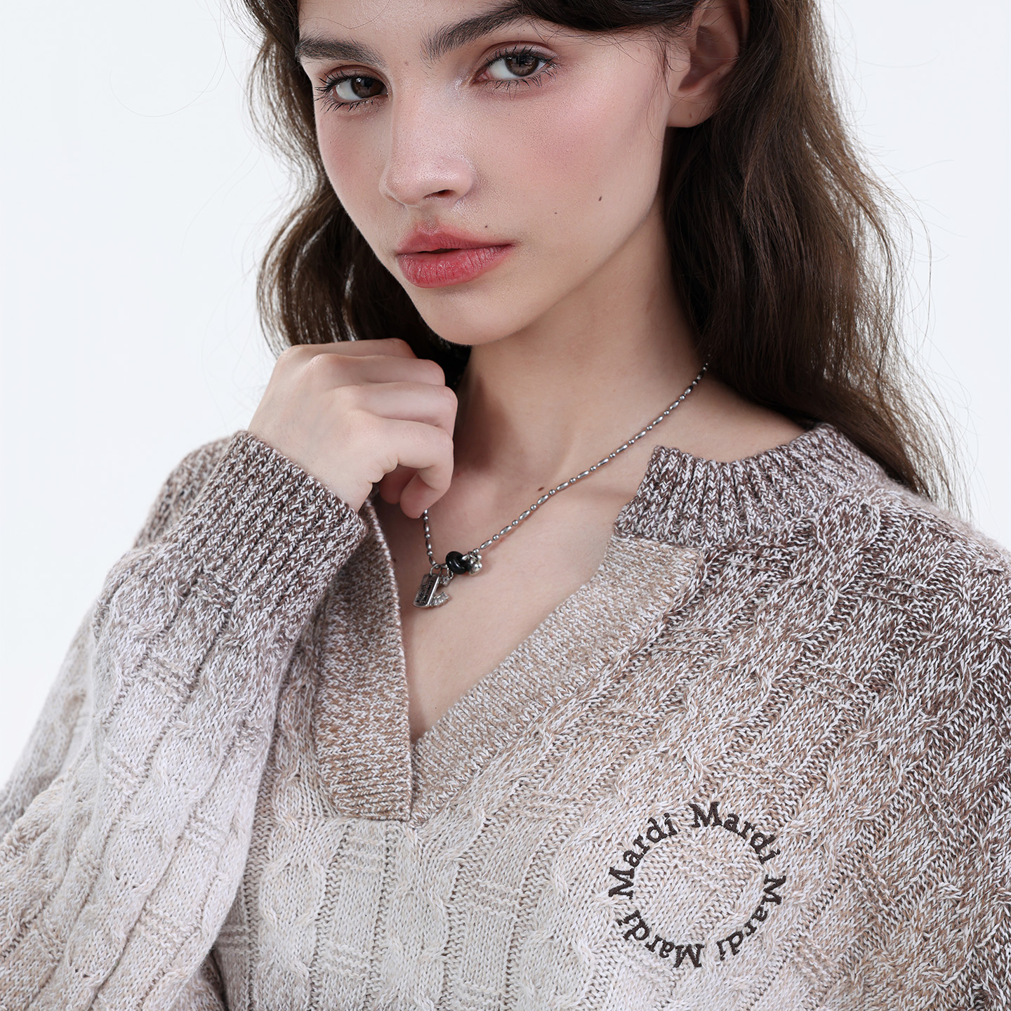 Mardi韩系设计感渐变长袖毛衣25秋装新款短款慵懒风V领针织衫上衣