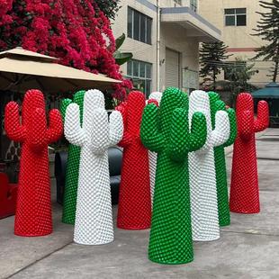 意大利Gufram仙人掌仿真雕塑网红衣架艺术家居商场装 饰落地大摆件
