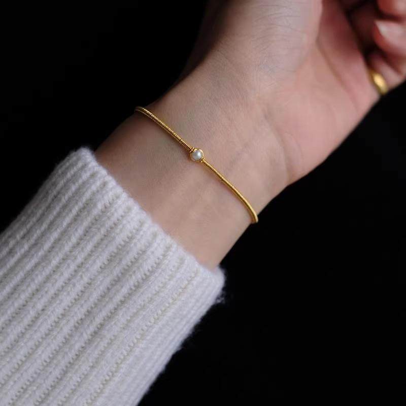 极细珍珠金色素圈手链精致优雅小众时尚手串精致优雅简约轻奢链,饰品/流行首饰/时尚饰品新,手链,淘宝优惠券,粉丝福利购,淘宝优惠卷