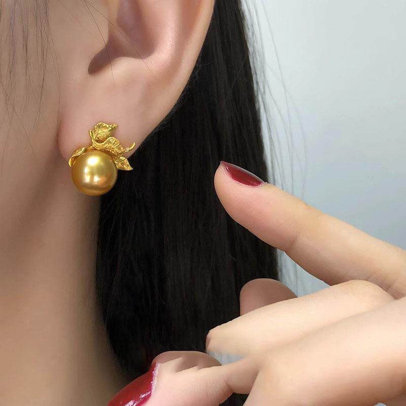 黄金色贝珠正圆耳钉珍珠时尚潮流百搭饰品轻奢风送女友闺蜜告白礼 - 实物图