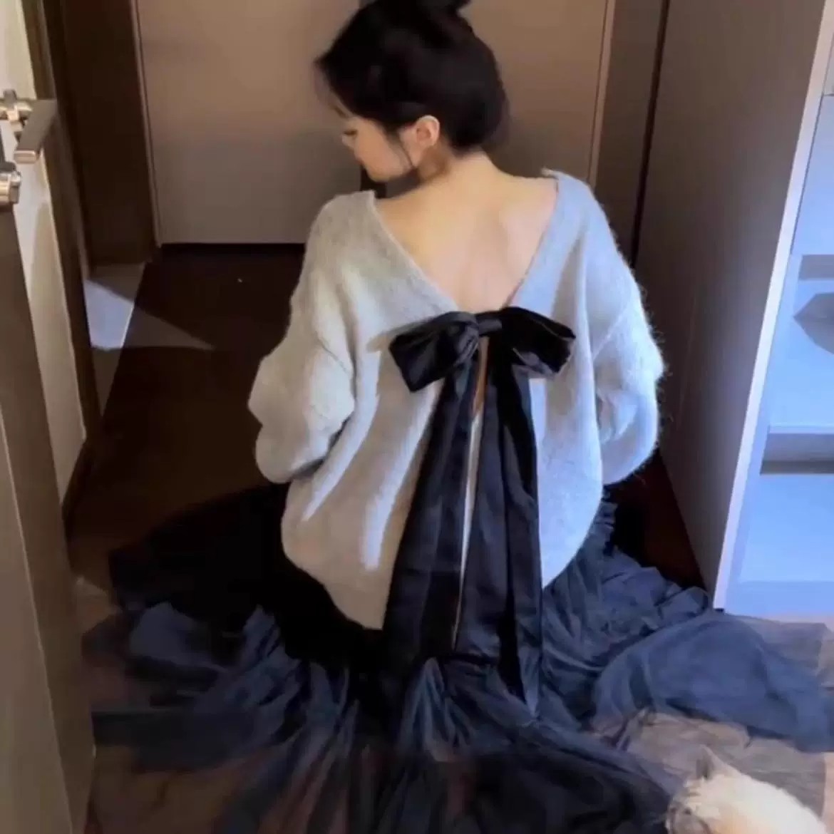 慵懒风露背蝴蝶结显瘦针织衫女