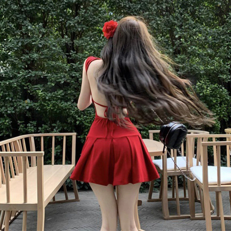 辣妹纯欲风吊带修身连衣裙