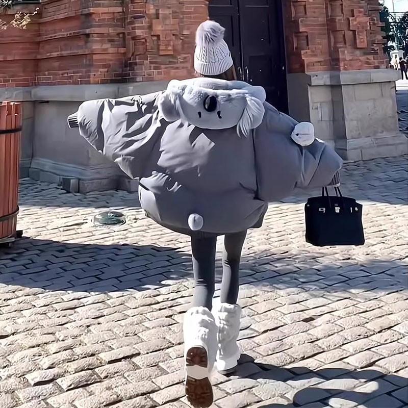 考拉玩偶拼接连帽羽绒服
