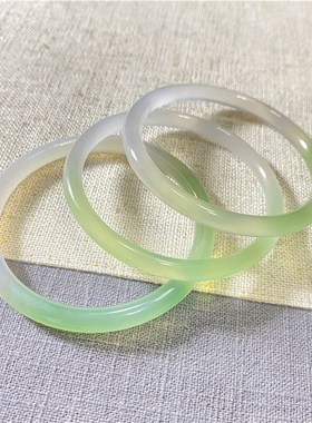 现货速发绿俏色玛瑙玉髓手镯 玉髓叮当手镯款玛瑙飘色镯子