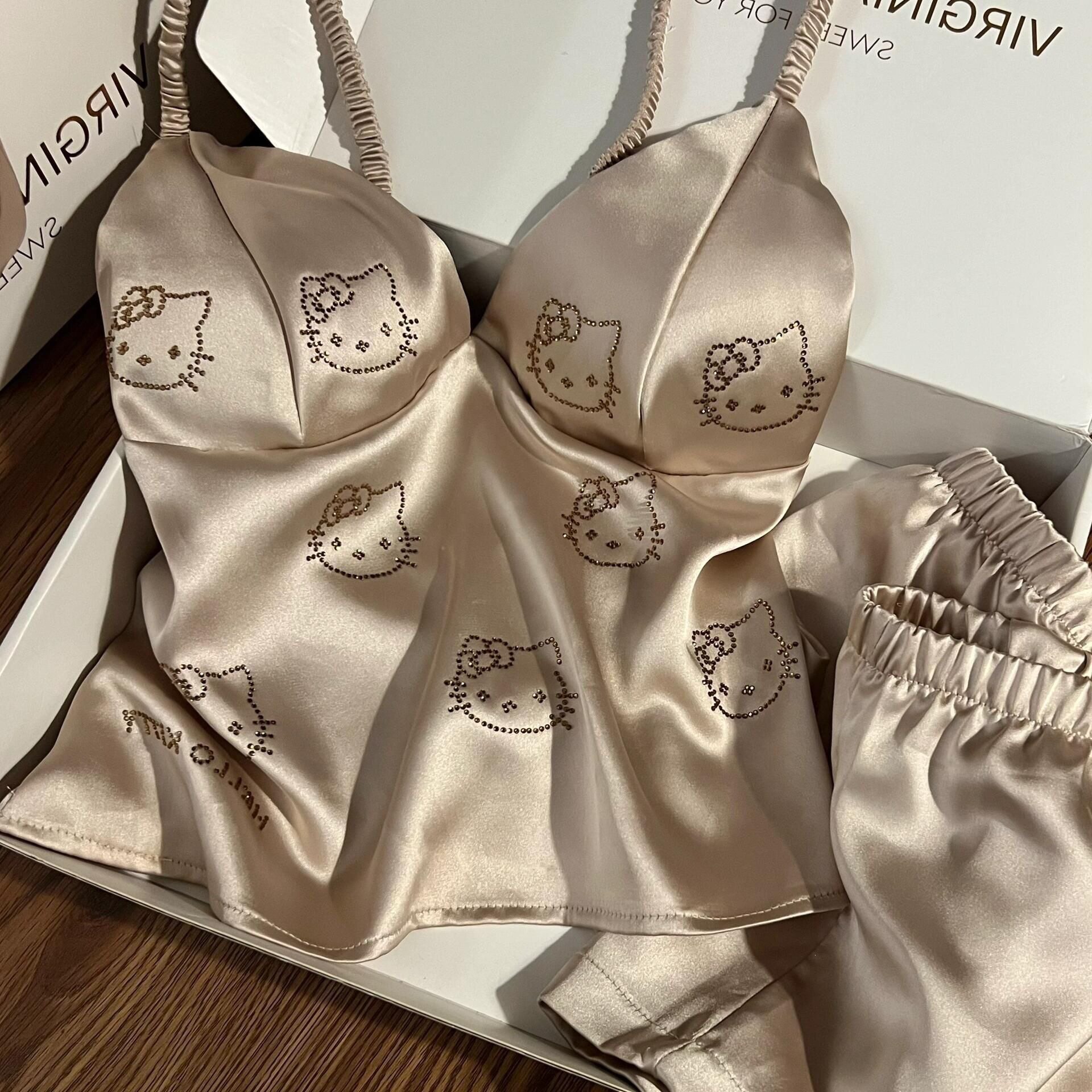 高级感带胸垫冰丝睡衣少女夏季纯欲烫钻凯蒂猫吊带短裤家居服套装