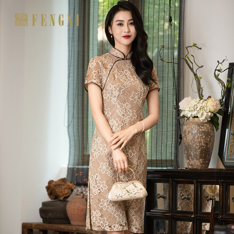 凤禧旗袍2025新款秋季蕾丝卡其色日常短款刺绣素雅中长蚀骨年轻款