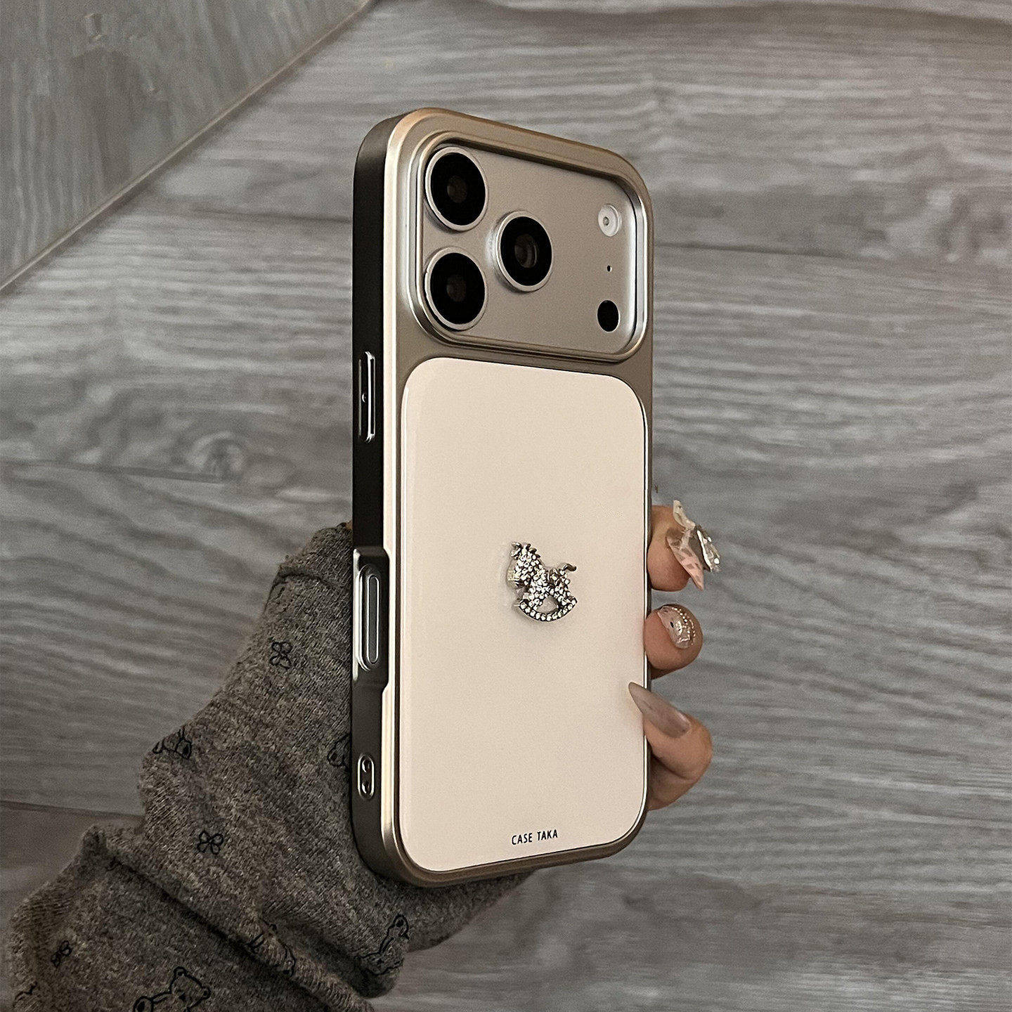 高级感水钻小马适用苹果17promax手机壳iPhone17Pro新款16Pro超火巨好看15全包防摔14Pro小众男女款17保护套