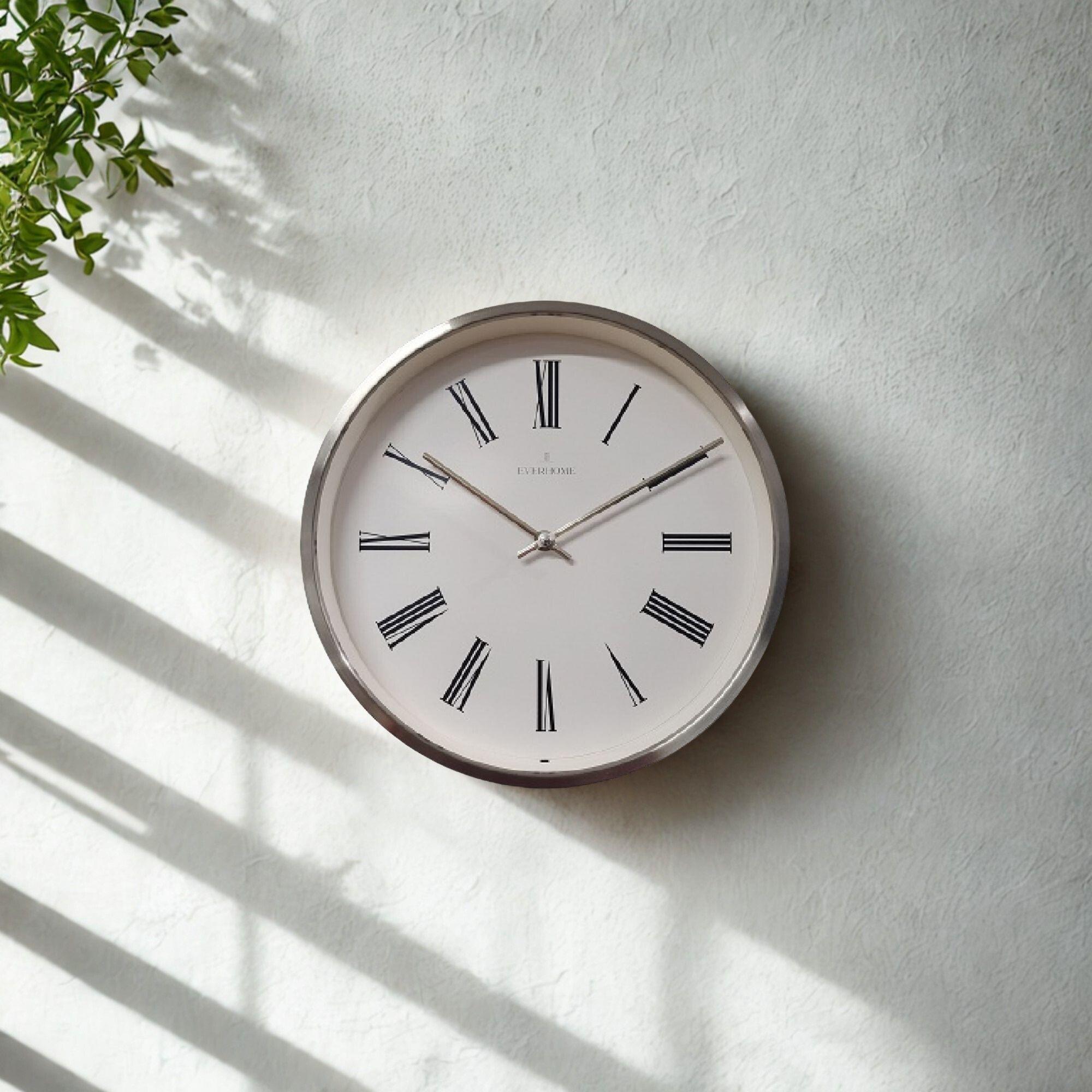 利西亚｜2022新款圆形挂钟 简约金属钟表 客厅装饰 创意挂表